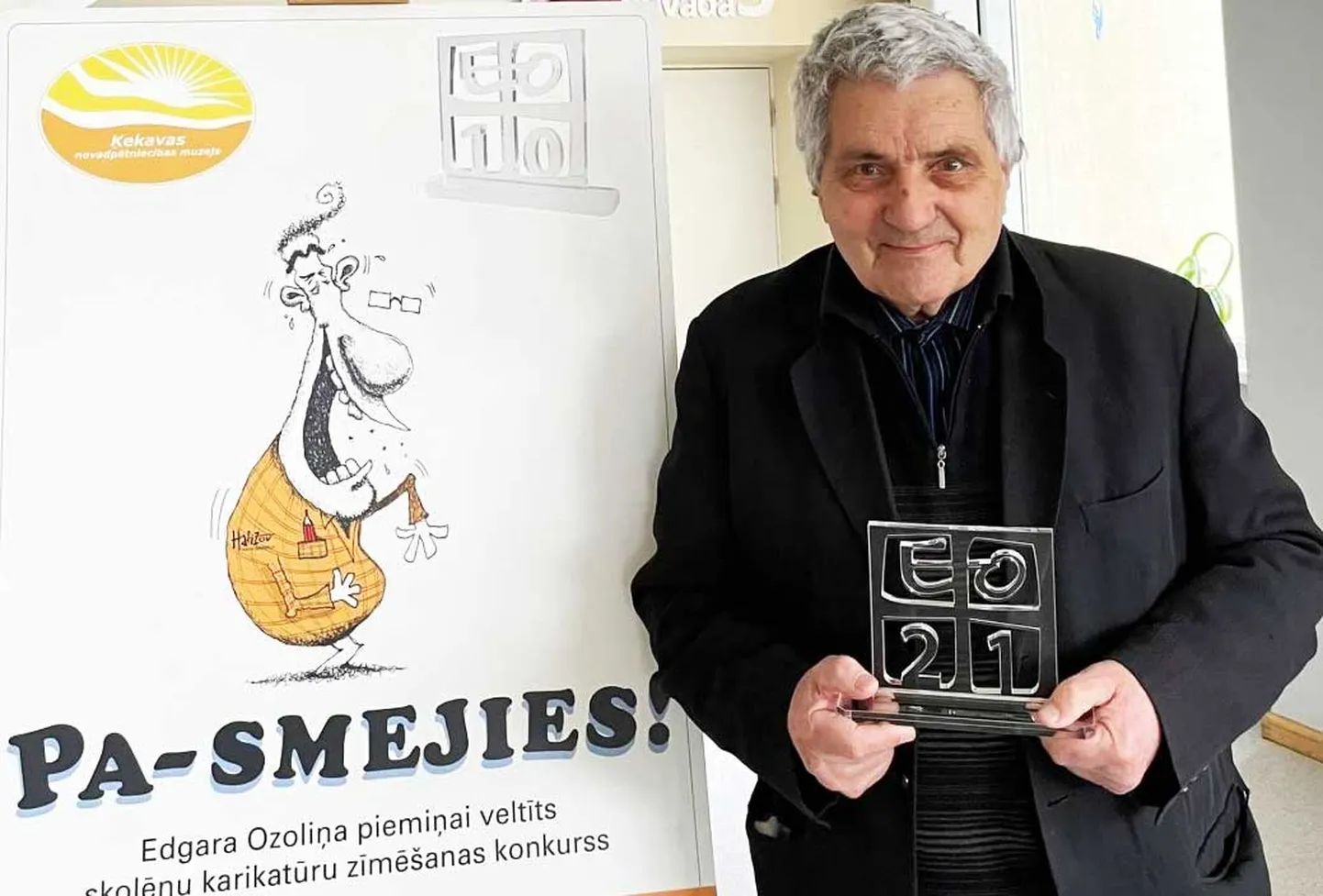 Edgara Ozoliņa piemiņas balva tiek pasniegta māksliniekam un karikatūristam Dainim Breikšam