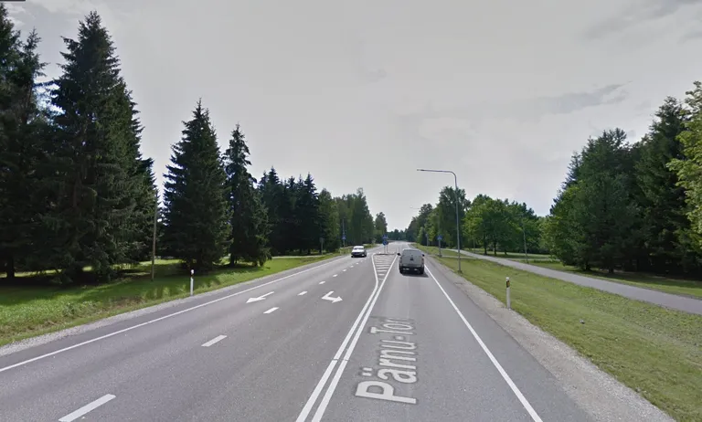Hilisõhtused sündmused arenesid Pärnu–Paide maanteel Sindi Olerexi tankla lähedal.
