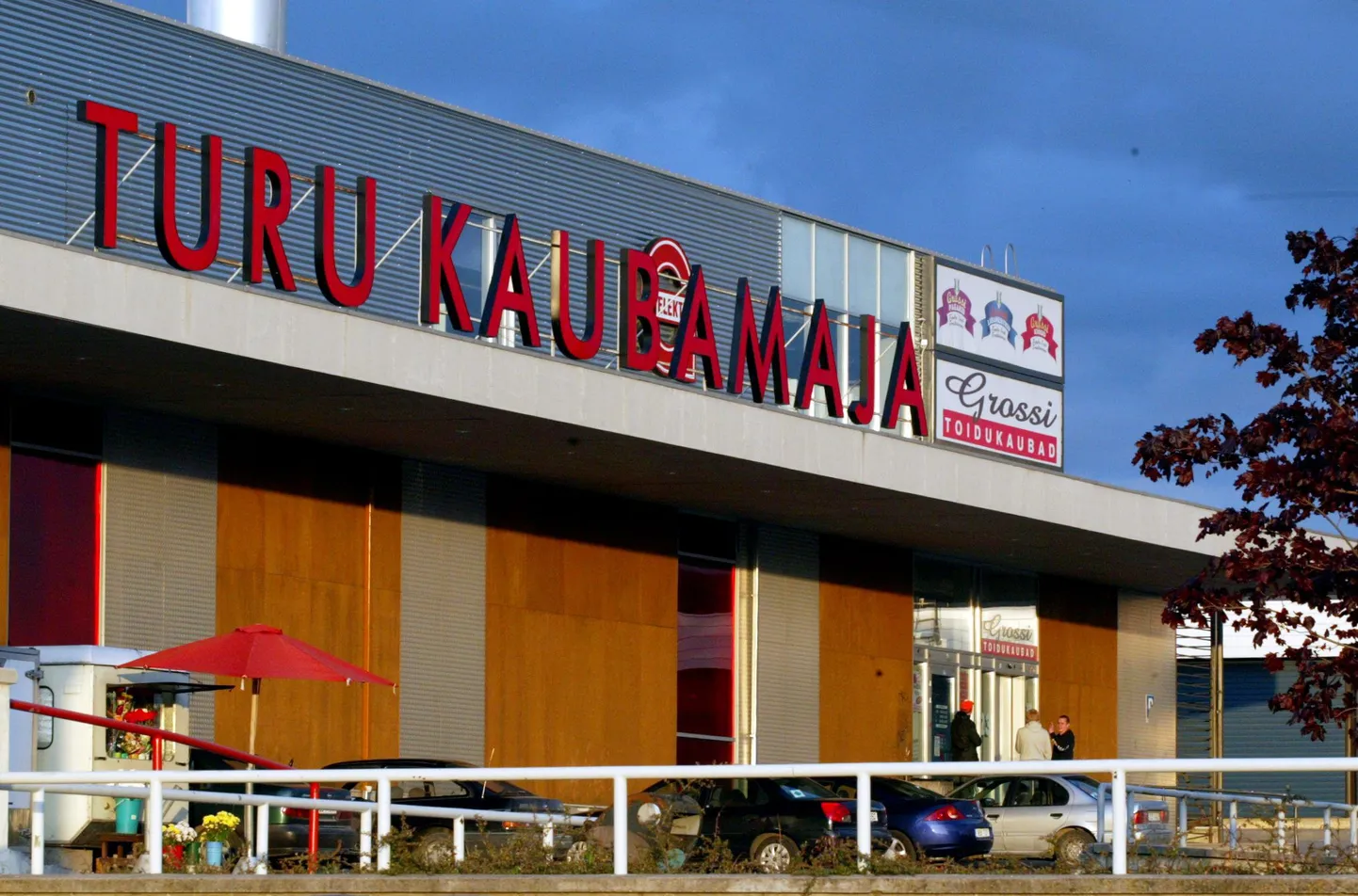 Grossi Toidukaupade Turu Kaubamaja.