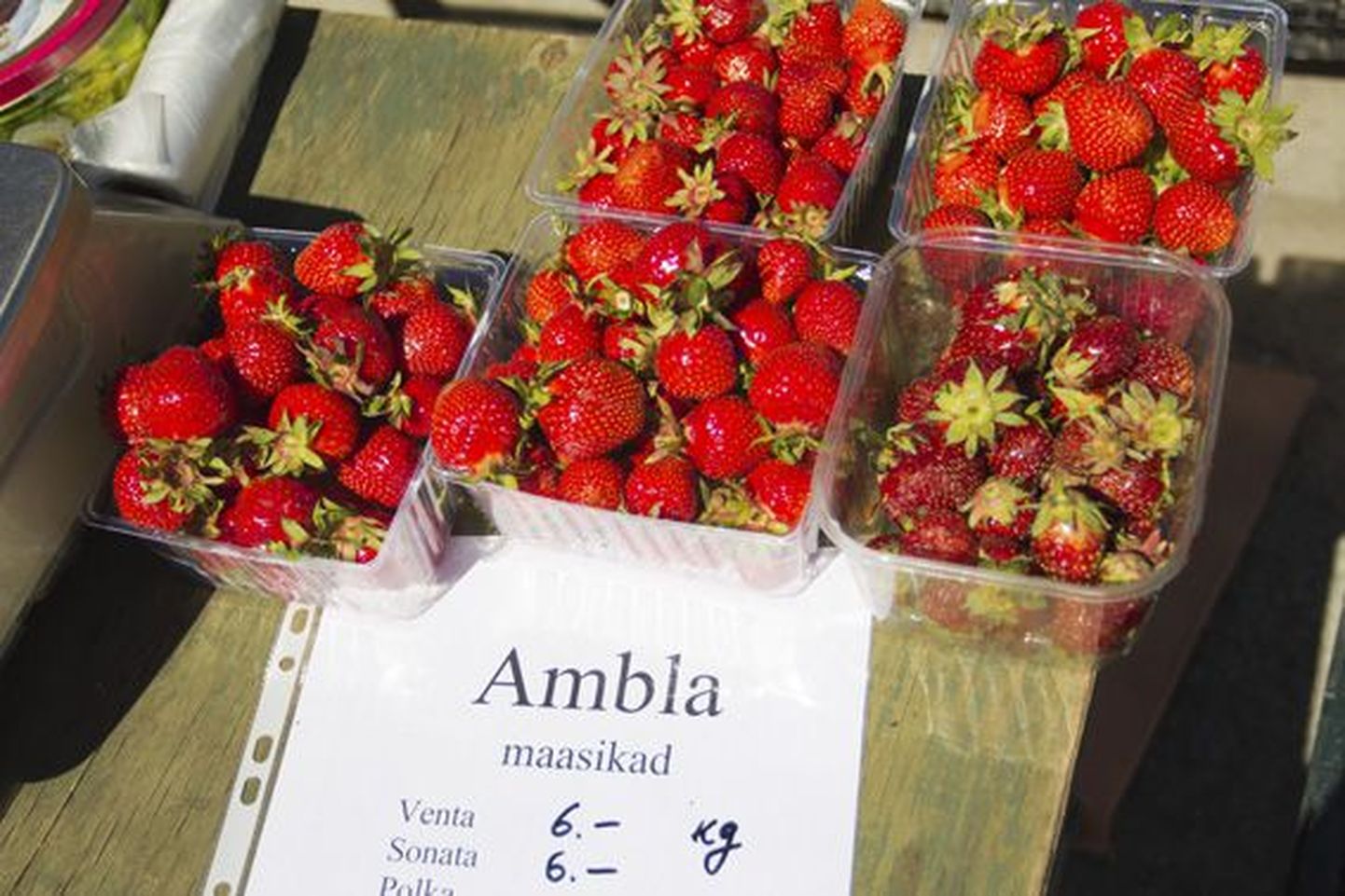 Eesti maasikas on turul välismaisest kallim.