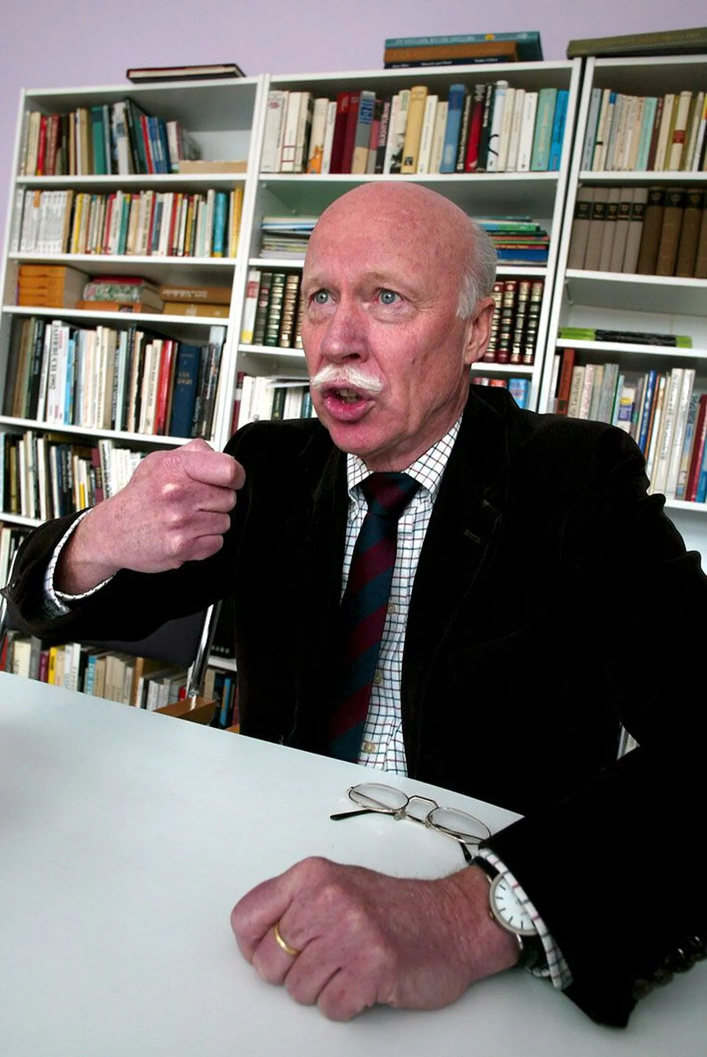 Hermann von Wrangell on sõnakas ja sõnapidaja mees.