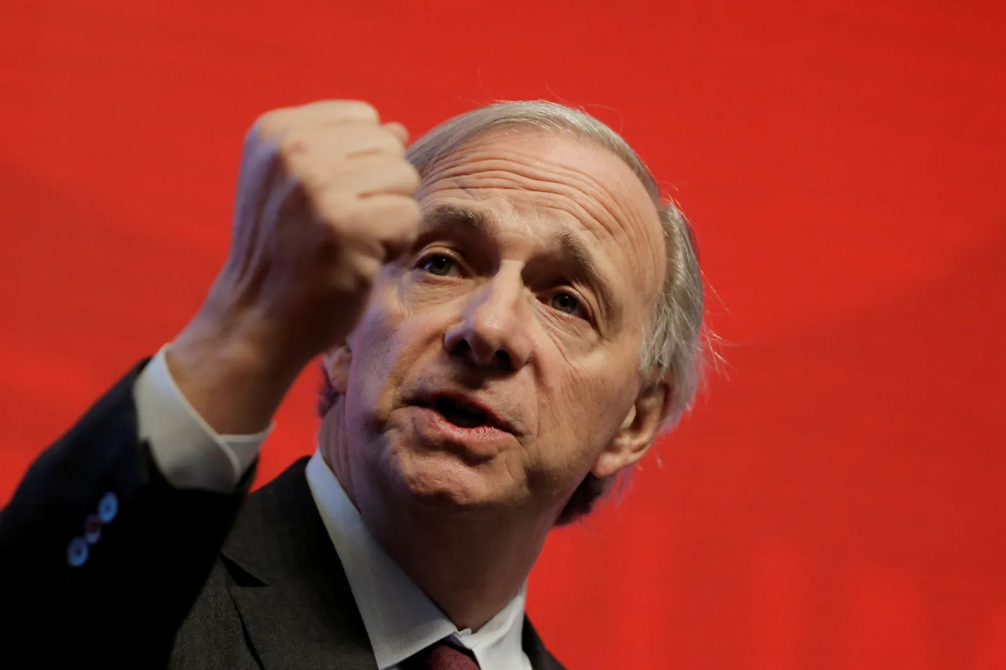 Ray Dalio arvates alahinnatakse pikaajalist inflatsiooni, sellest tulenevalt ka vajadust tõsta intressimäära kõrgemale, mis ei mõju hästi ei majandusele ega aktsiatele