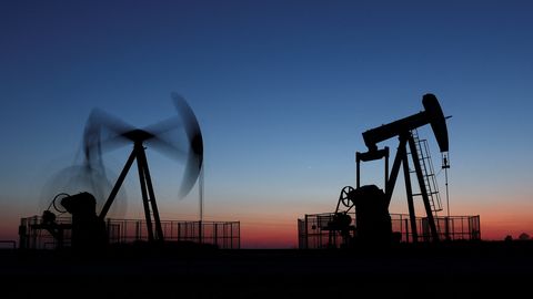 Цены на нефть в мире стремительно падают после заявления Трампа