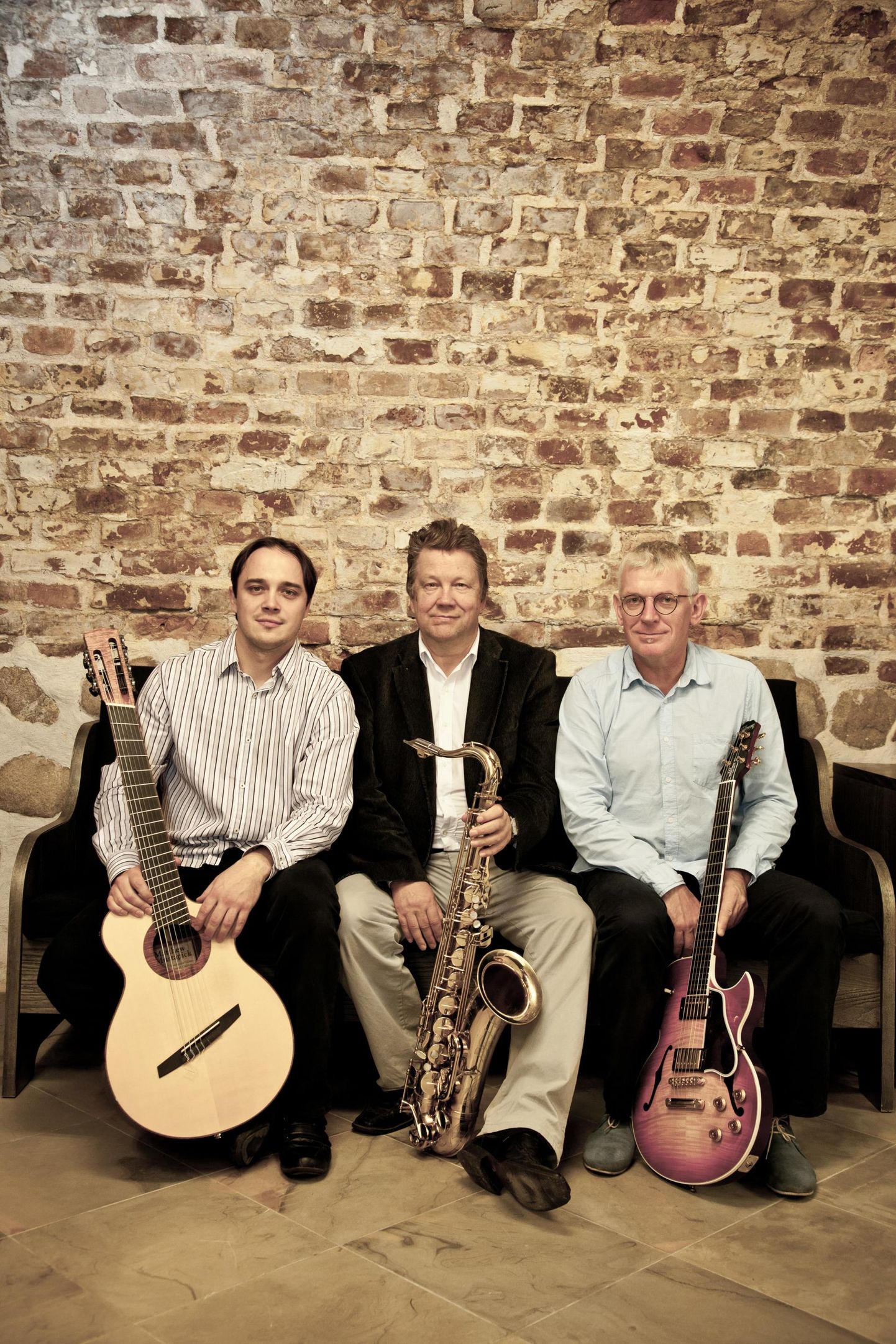 Andre Maaker, Lembit Saarsalu ja Ain Agan musitseerivad koos trios S.A.M. ja avavad suvemuusika hooaja.