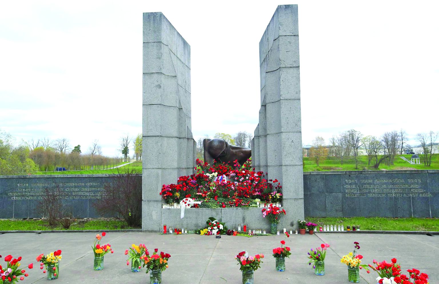 Памятник советским воинам, парк Раади в Тарту.