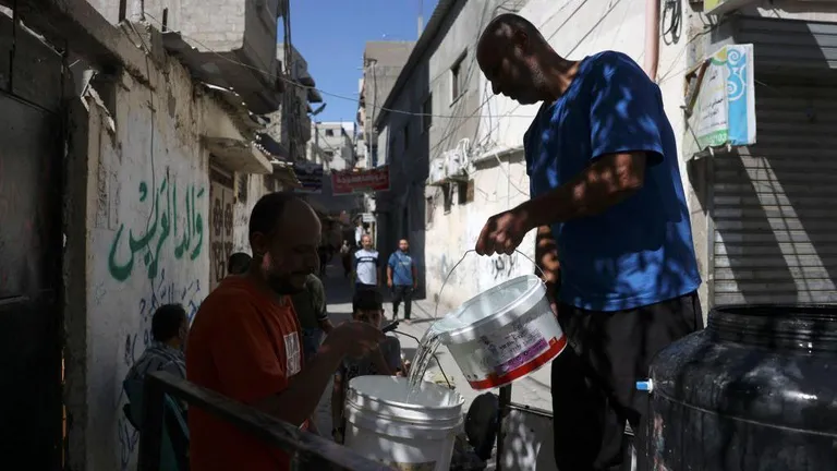 Международные организации опасаются, что нехватка воды может привести к гуманитарной катастрофе в палестинском анклаве