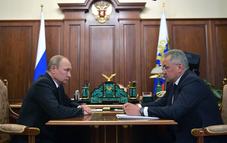Venemaa presidendi Vladimir Putini ja kaitseminister Sergei Šoigu vestlus kinnitas, et esmaspäeval puhkes tulekahju tuumaallveelaeva pardal.