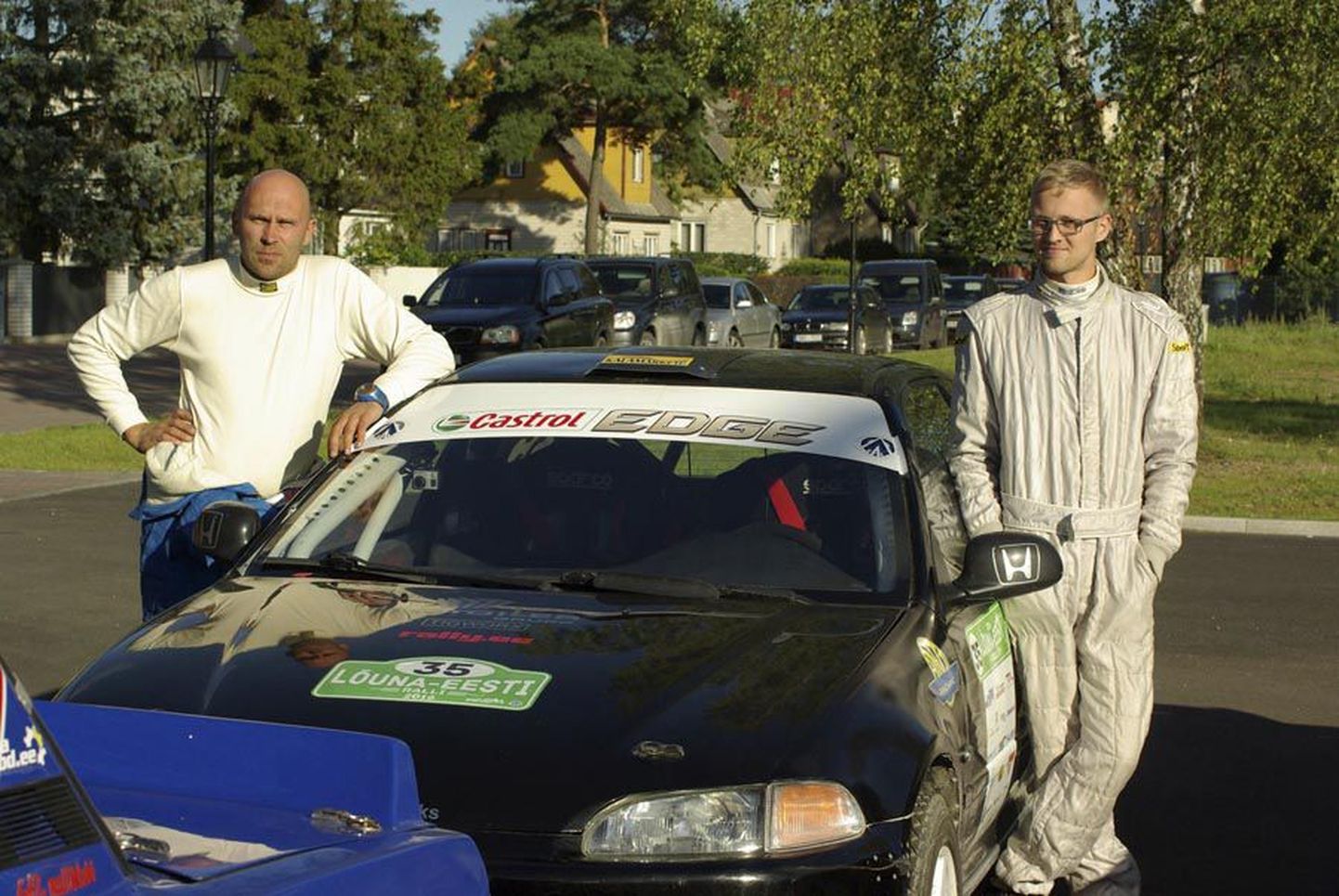 Gert-Kaupo Kähr (paremal) ja Jan Pantalon teenisid Eesti autoralli meistrivõistlustel teist aastat järjest omas võistlusgrupis tiitli. Pilt on tehtud tänavusel Lõuna-Eesti rallil.