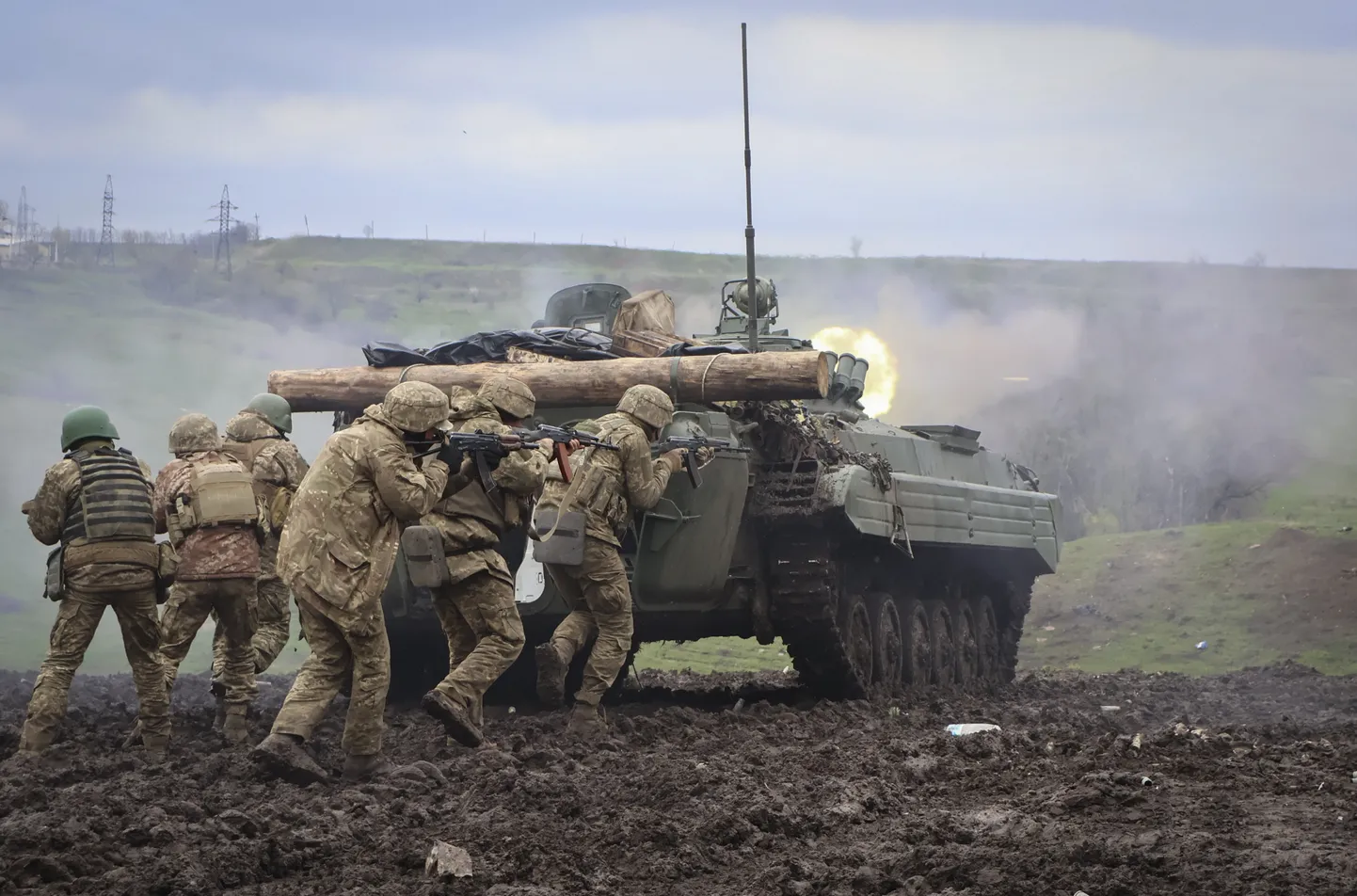 Ukrainas karavīri Doneckas apgabalā.