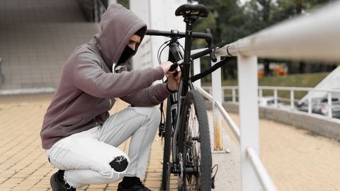 Liepājā aizdomās par velosipēdu zādzībām aizturēti divi vīrieši