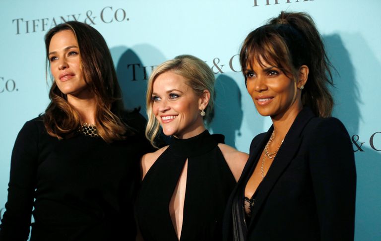 Actors Jennifer Garner (L), Reese Witherspoon (C) and Halle Berry pose at a reception for the re-opening of the Tiffany & Co. store in Beverly Hills, California U.S., October 13, 2016. REUTERS/Mario Anzuoni