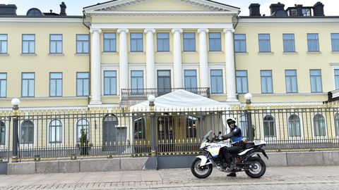 В Финляндии на президентском дворце написали пророссийский лозунг