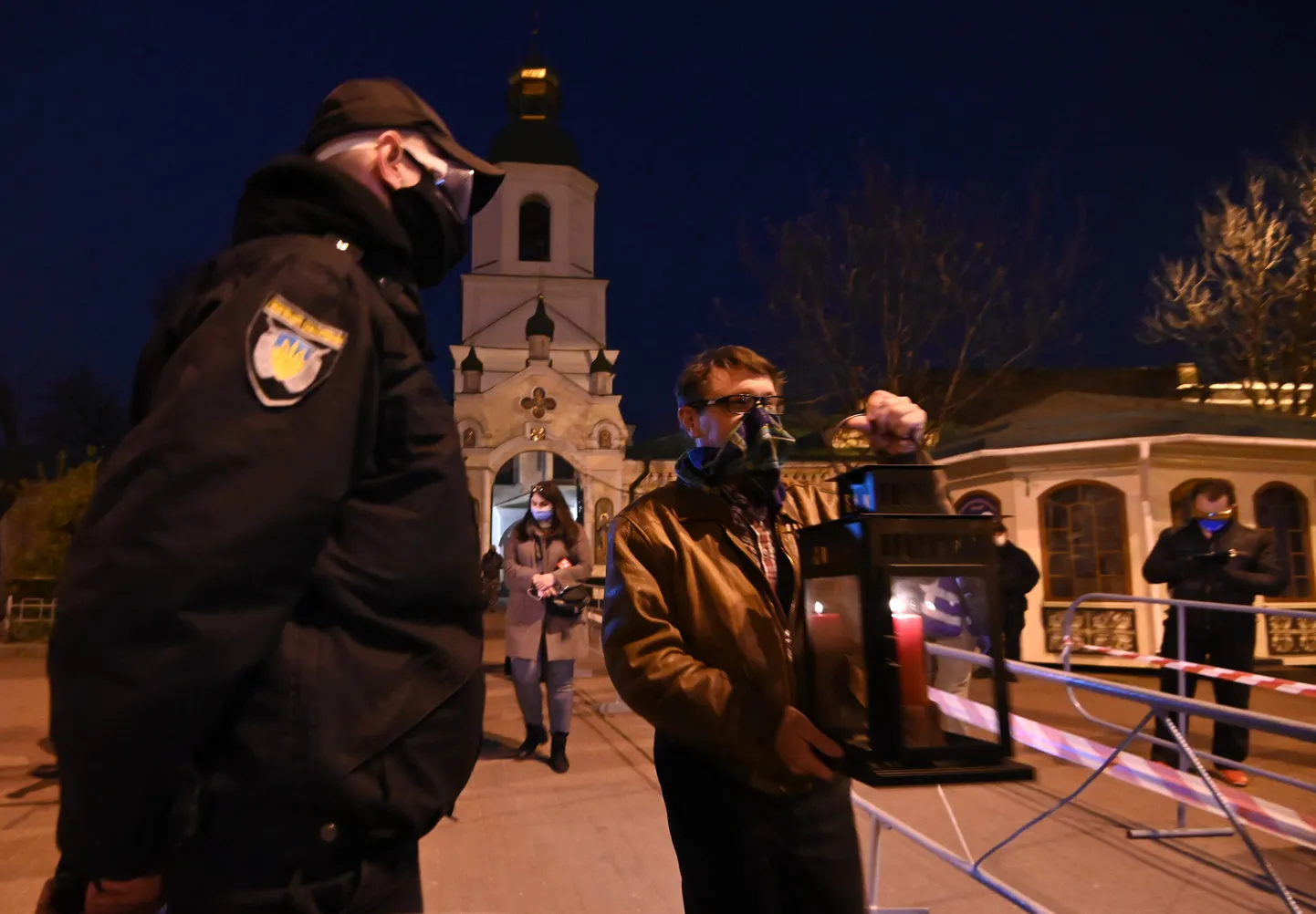 Благодатный огонь из Иерусалима прибыл в Киев