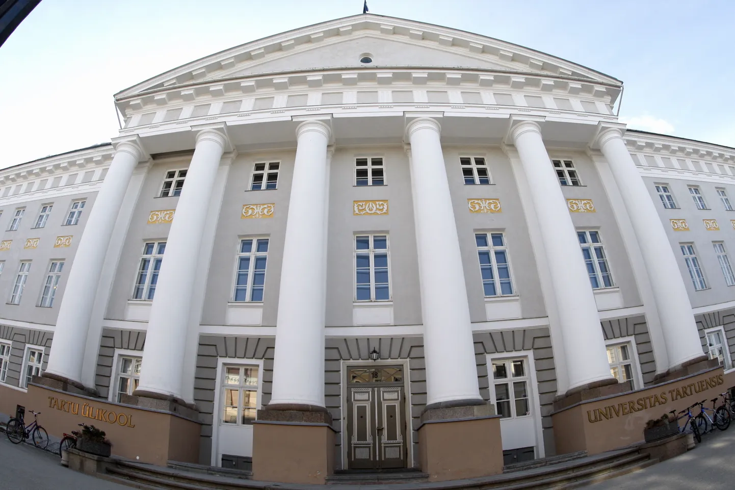 Tartu Ülikooli peahoone.