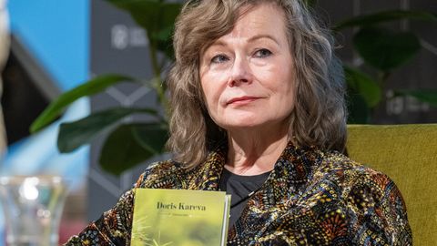 GALERII ⟩ Ööülikooli sarjas ilmus Doris Kareva mõtteraamat