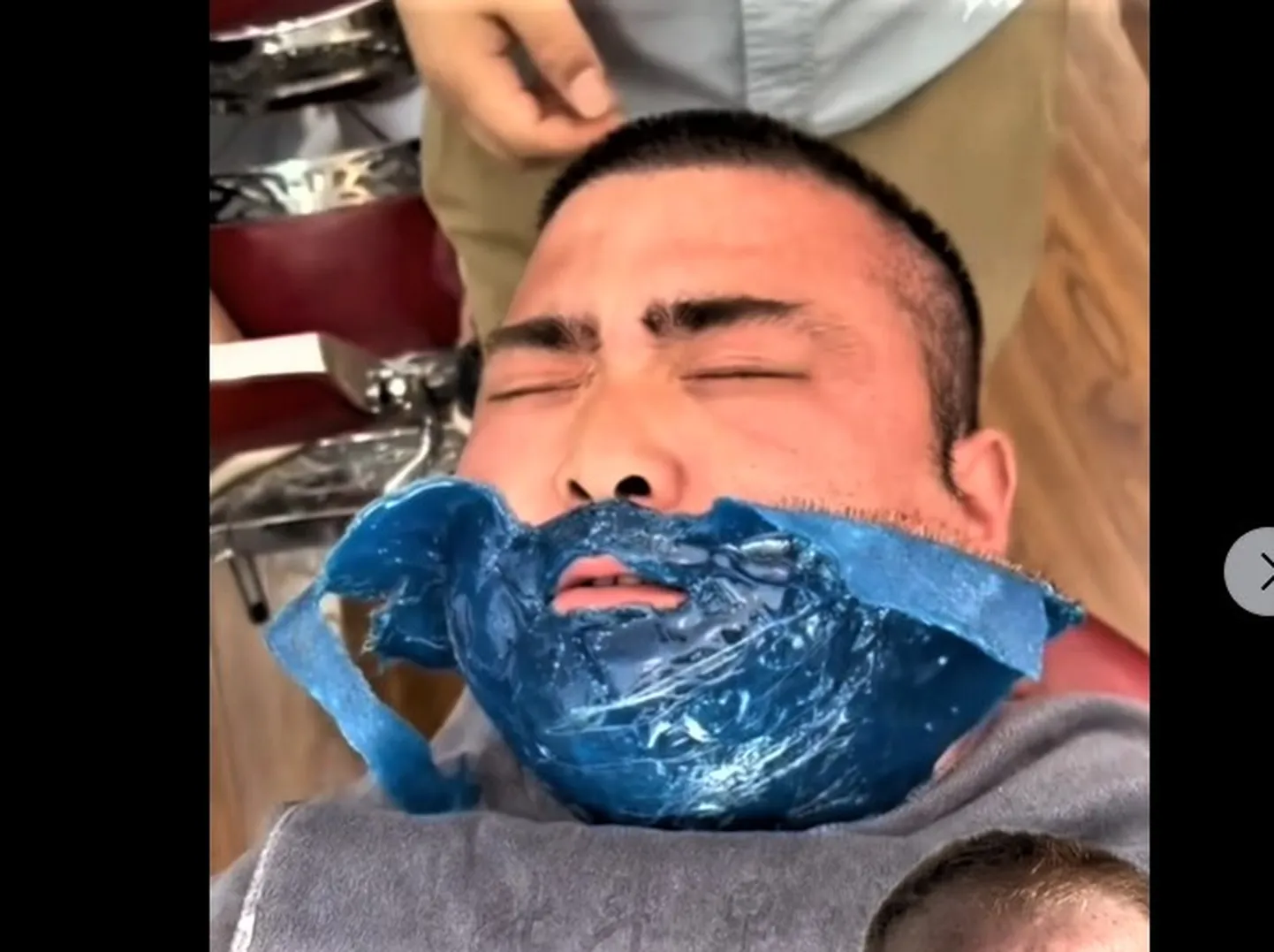 Процедура красоты для самых храбрых.