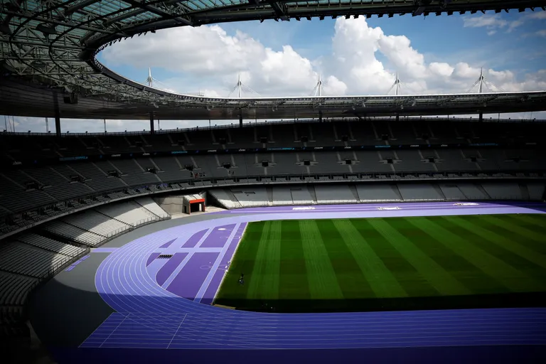 Pariisi 2024. aastal olümpiamängude staadioni Stad de France'i jookurada on lilla kattega, mis on olümpiamängude ajaloos seda värvi esimest korda