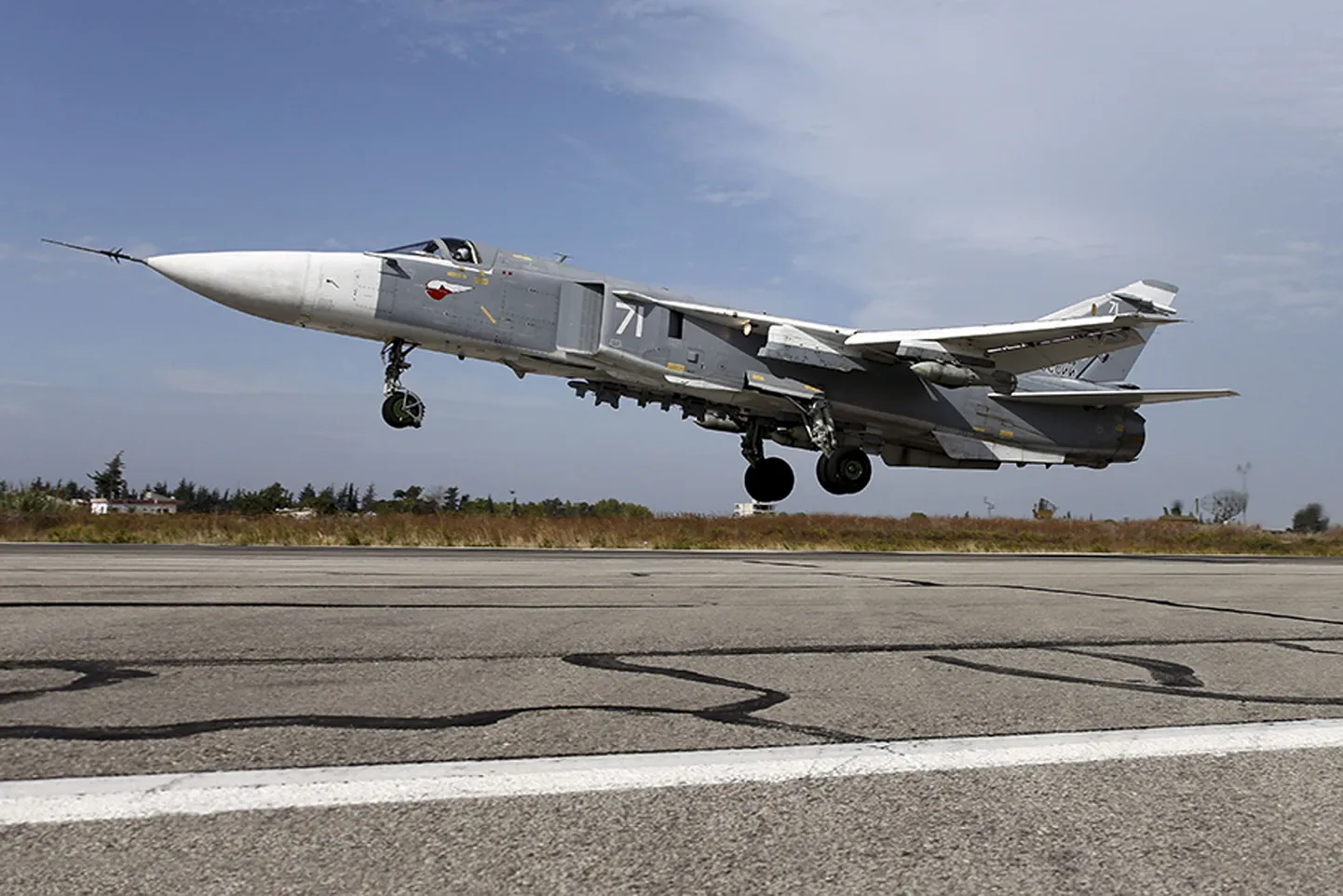Су-24.