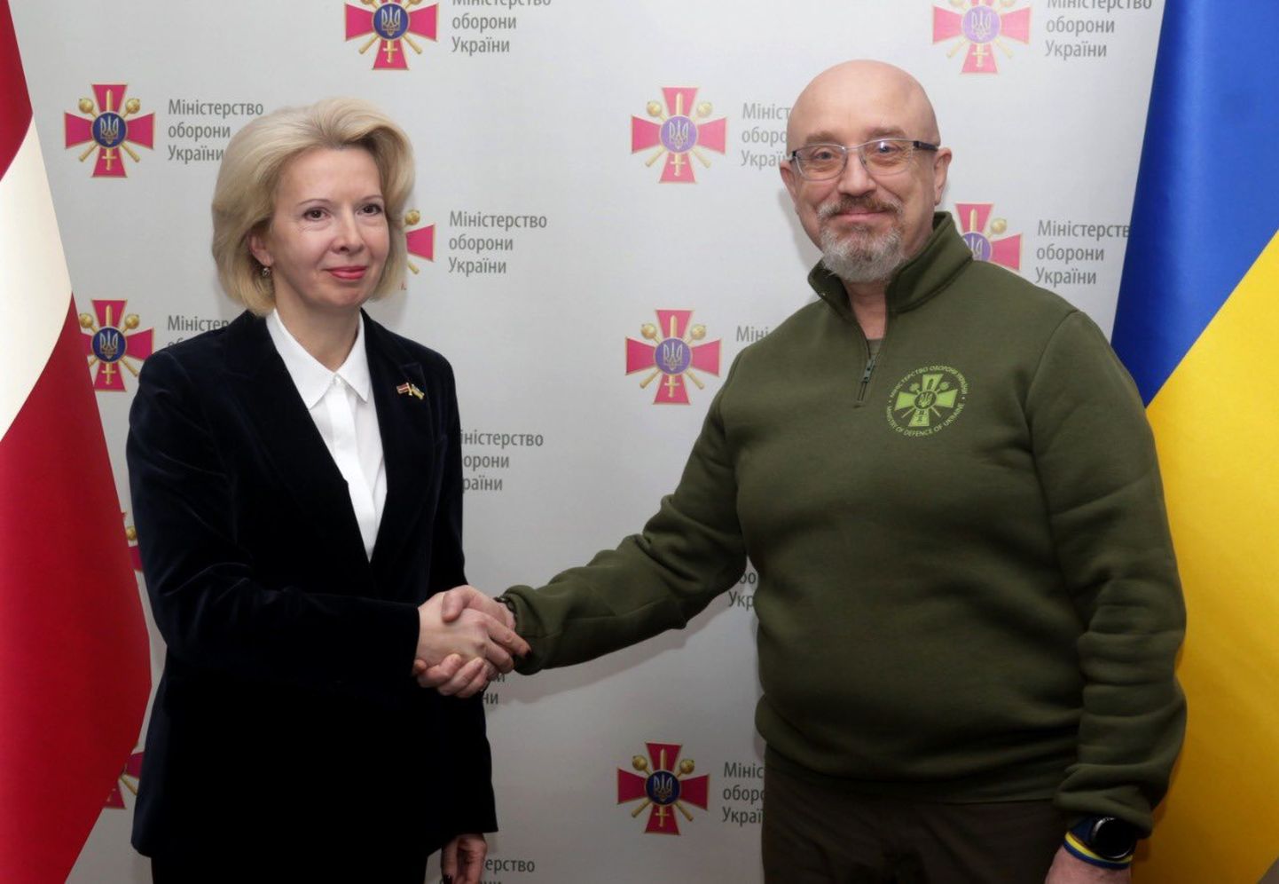 Latvijas aizsardzības ministre Ināra Mūrniece tiekas ar Ukrainas aizsardzības ministru Oleksiju Rezņikovu.