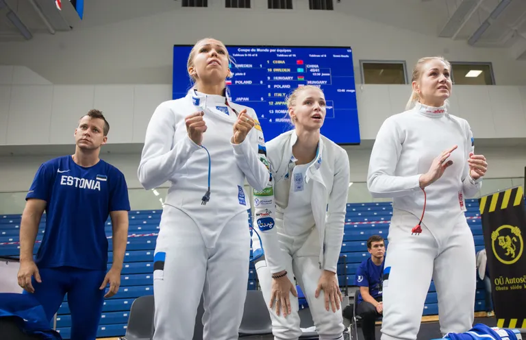 Eesti epeenaised Julia Beljajevale kaasa elamas