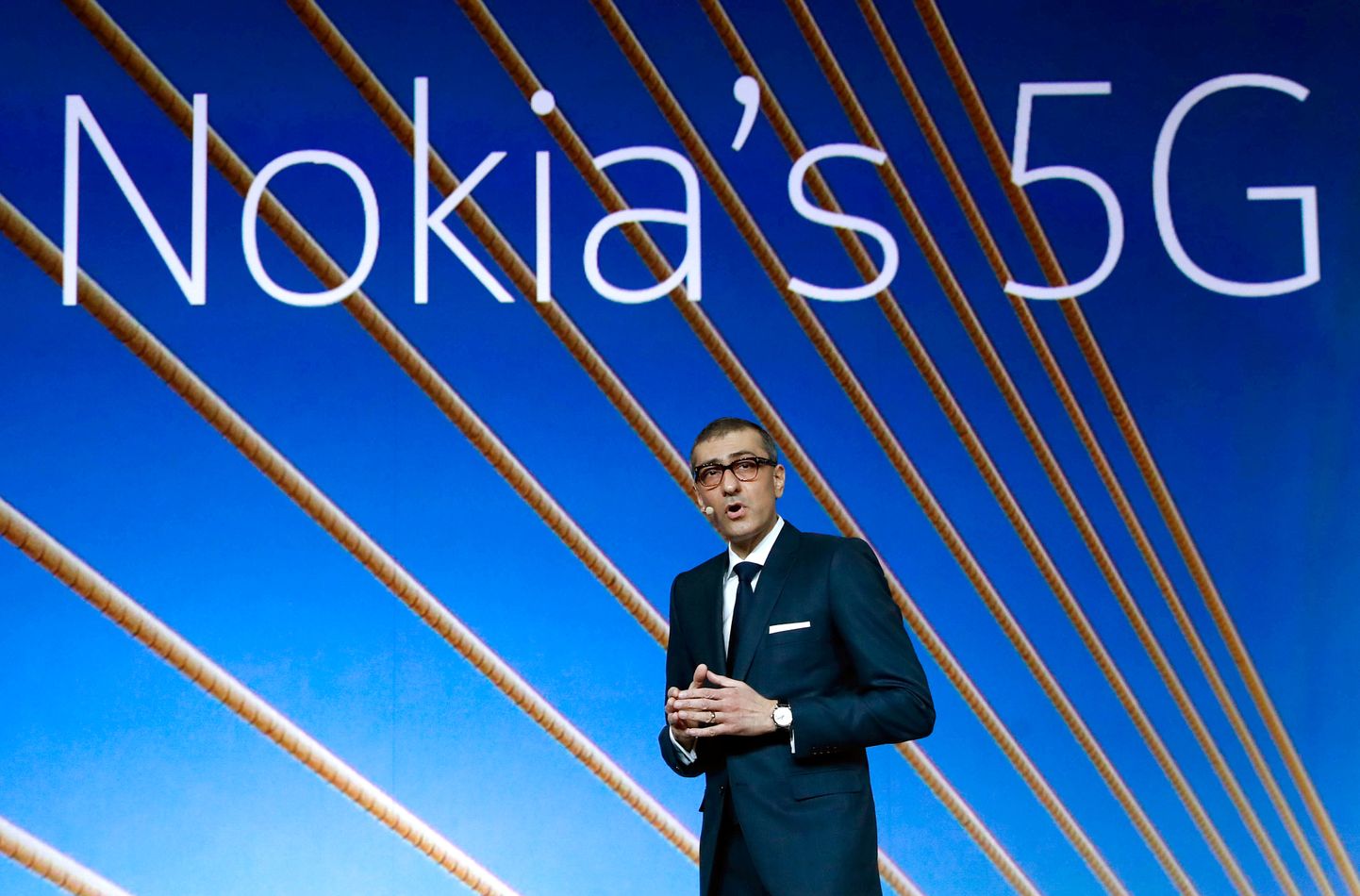 Nokia tegevjuht Rajeev Suri esinemas Barcelona mobiilimessil selle aasta veebruaris.