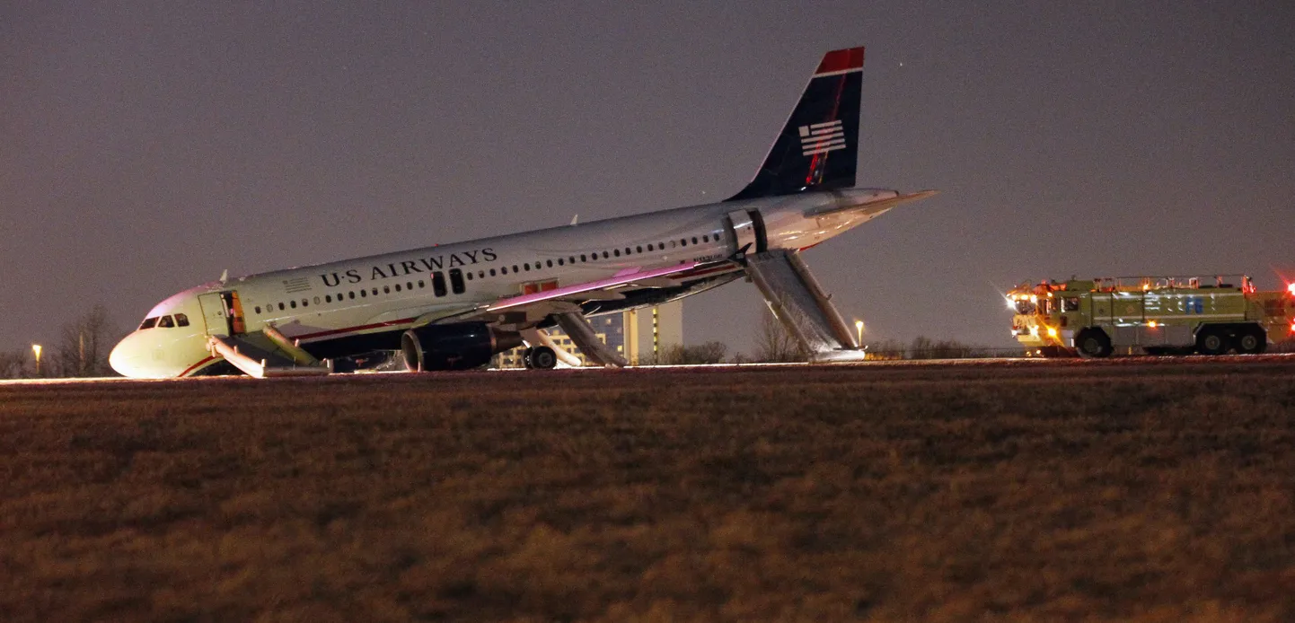 В США у самолета оторвалось шасси.