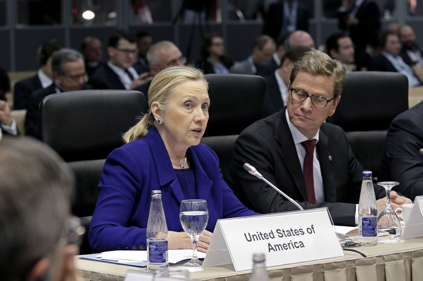 USA välisminister Hillary Clinton ja Saksa välisminister Guido Westerwelle Vilniuses toimuval OSCE ministrite kohtumisel.