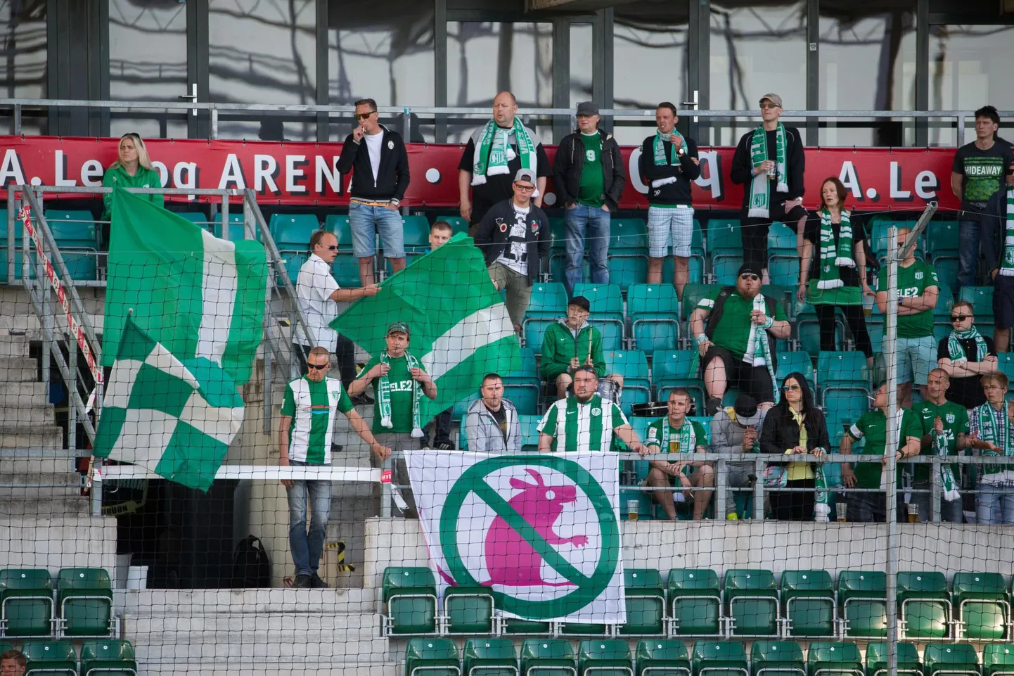FC Flora fännid kohtumisel Nõmme Kaljuga. FOTO: Tairo Lutter