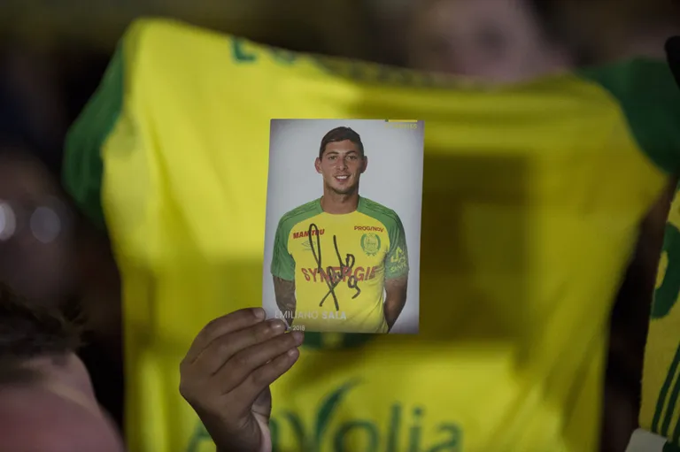 FC Nantes'i fänn mälestamas Emilianio Salat