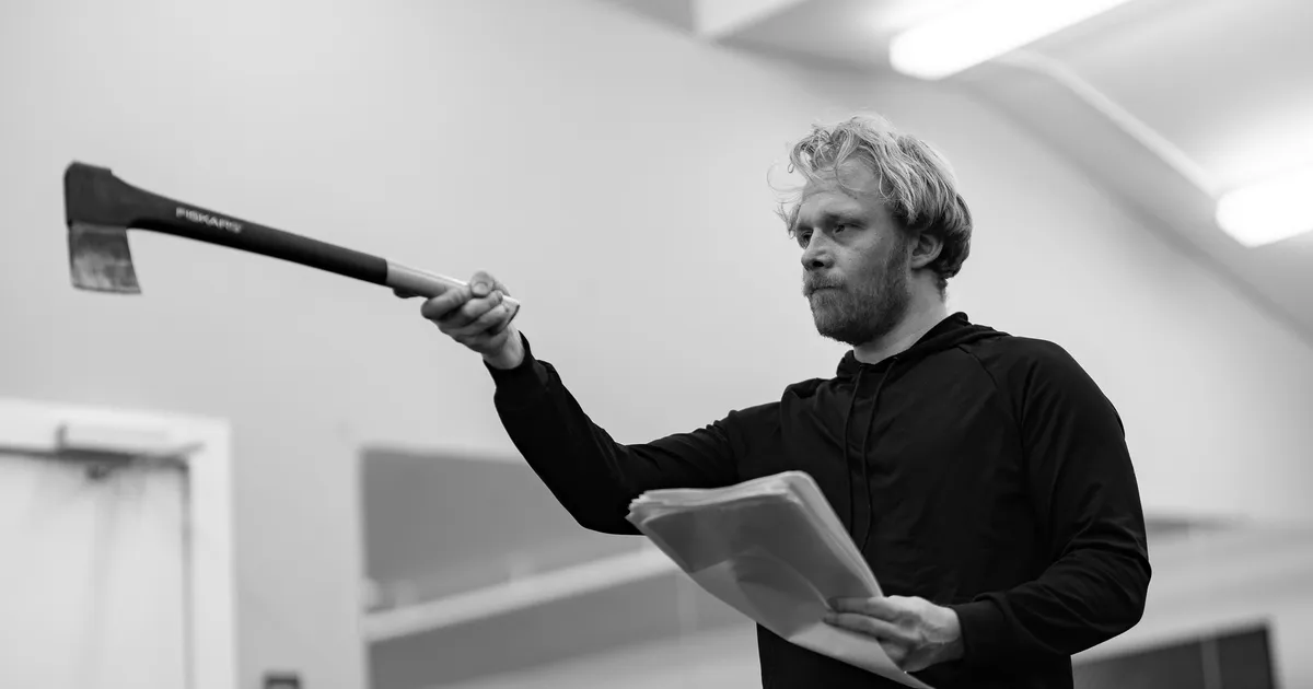 Piltm Istatus Milliseks Rolliks Valmistub P Ru Oja Sellel Fotol 