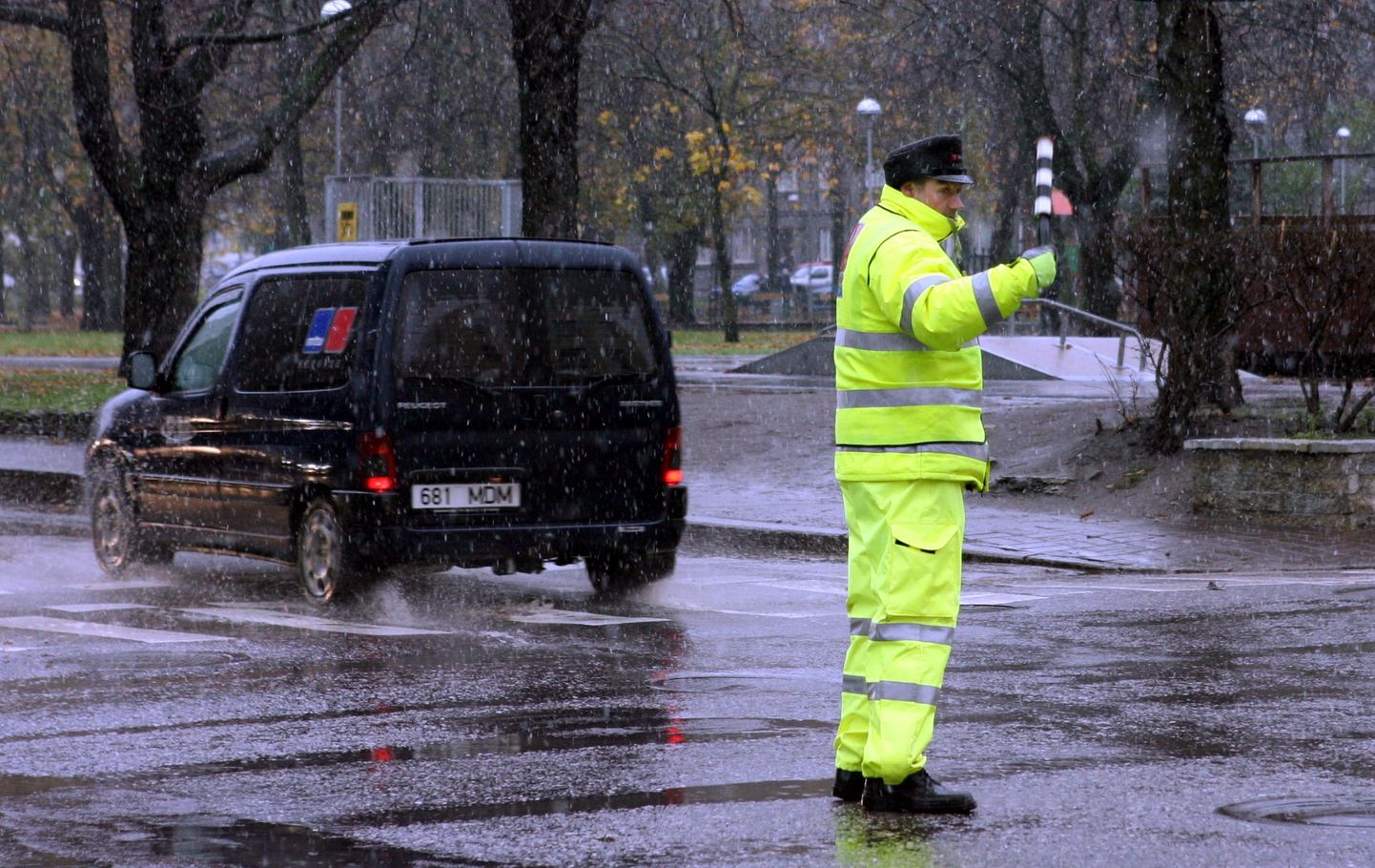 Liiklusreguleerija Tallinnas.