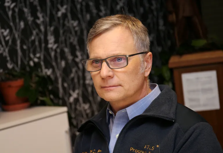 Professor Peep Talving leiab Tartu ülikooli kliinilise meditsiini instituut on saanud talle teatud koduks. Ta saab oma sealsete kolleegidega väga hästi läbi.