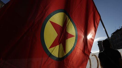 Rootsi peaminister kritiseeris PKK lipuga poseerinud seadusandjaid