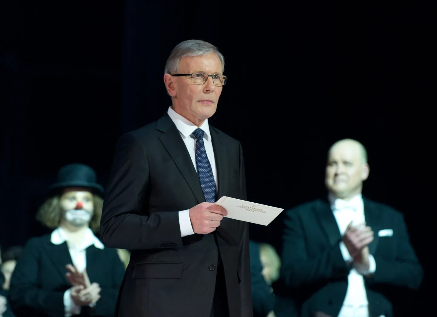 Enn Kunila Teatriliidu auhindade üleandmisel.