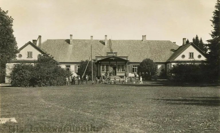 Postkaart kirjaga «Tilsi lastewarjupaik».
