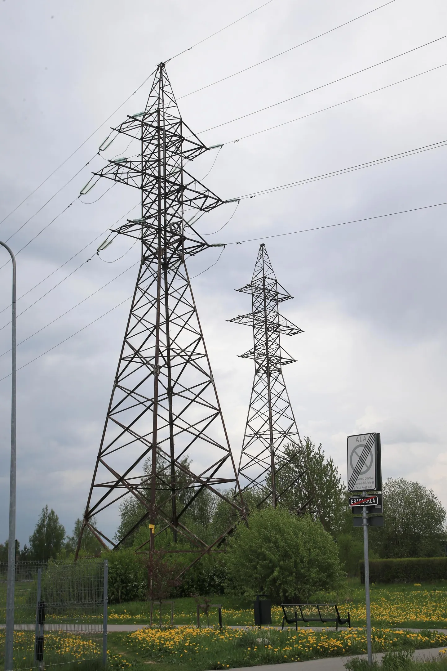 Küsimus, millal peaksid Balti riigid end Venemaa elektrivõrgust lahti ühendama, on tekitanud erimeelsusi