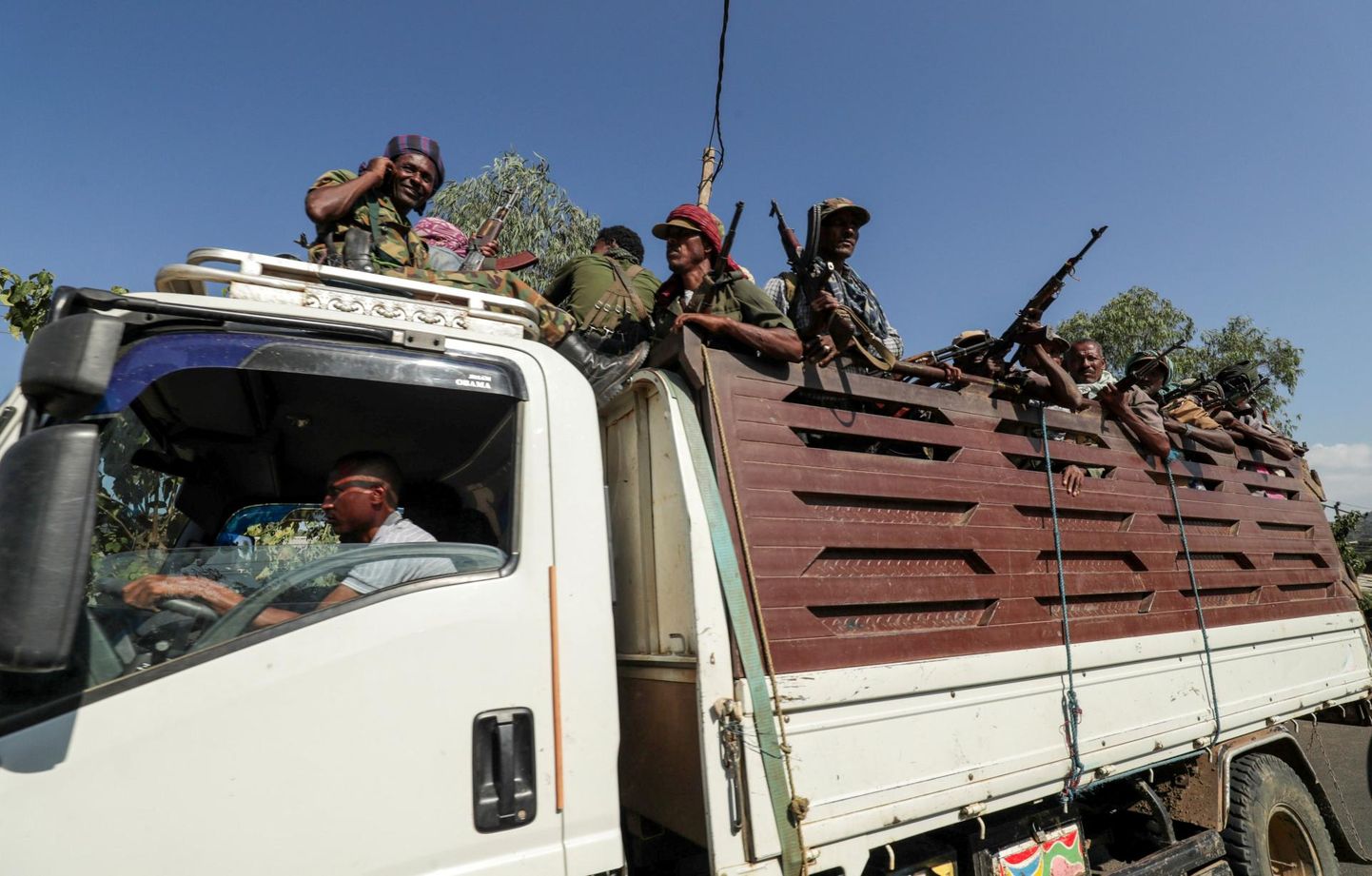 Addis Abeba on saatnud Tigray provintsi kohalike mässulistega võitlema lähikonnas asuva Amhara regiooni üksused. 
