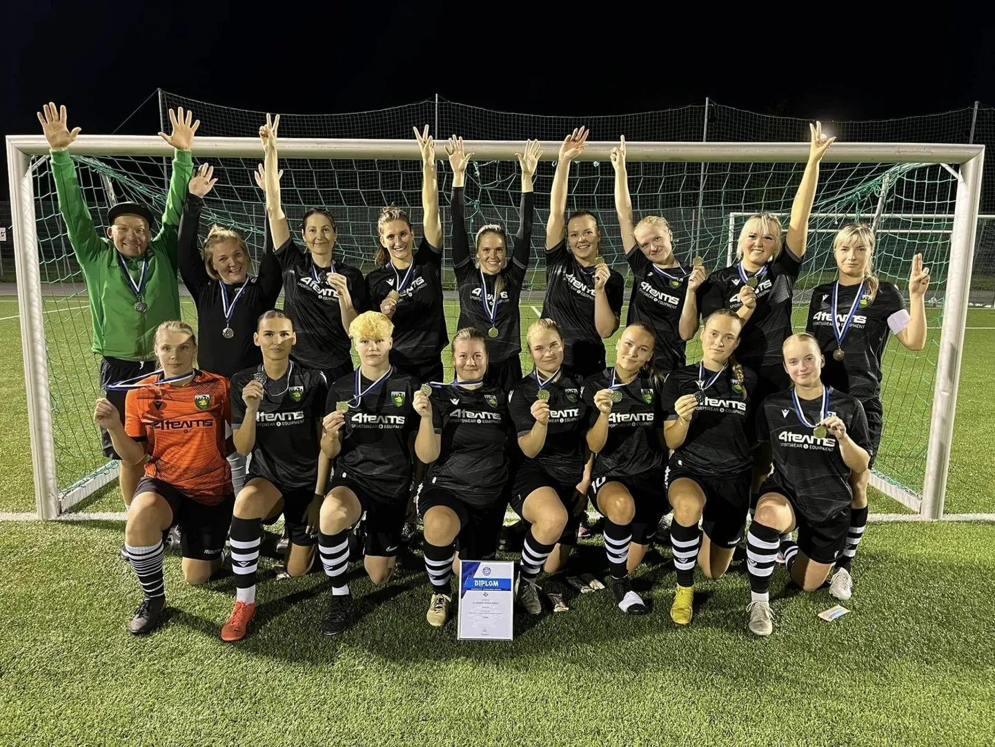 Kui mullu tuli Vändra Vaprus Nõmme Unitedi ees rahvaliiga meistriks, siis tänavu võtsid pealinlased revanši.