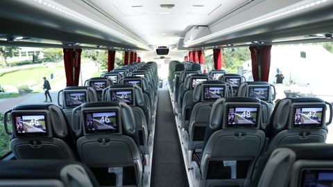 "Situācija ir kļuvusi nedaudz sarežģītāka." "Lux Express" samazina autobusu reisu skaitu starp Rīgu un Tartu