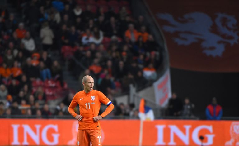 Hollandi jalgpallikoondise tähtmängija Arjen Robben on üks kuulsamaid mängijaid, kes peab tänavust EMi kõrvalt vaatama. Foto: