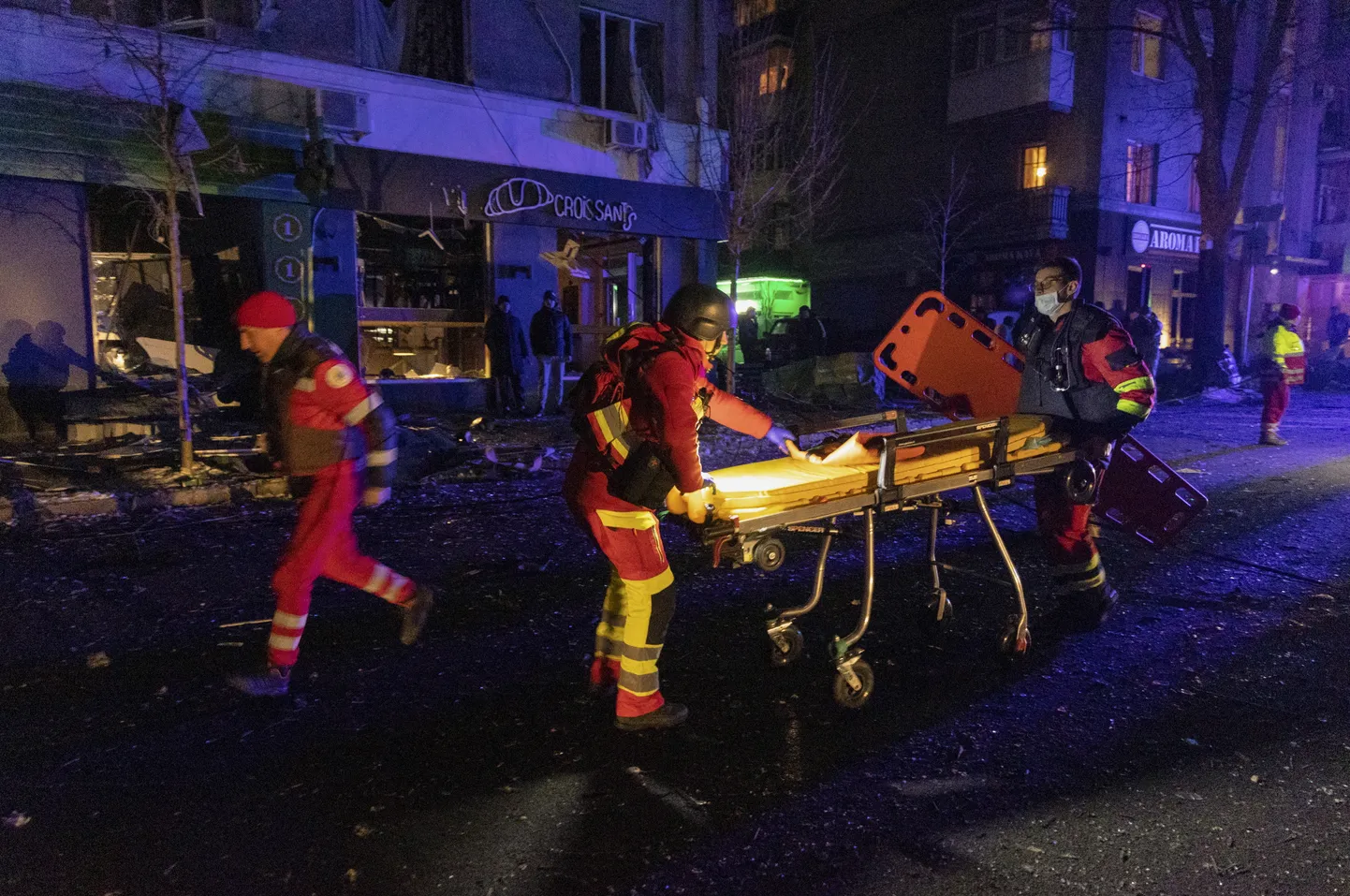 Российский обстрел Украины: есть погибший, часть Киева осталась без электричества