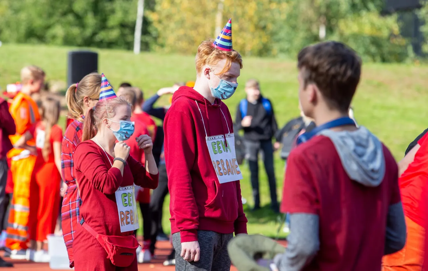 Viljandi gümnaasiumis ristiti rebaseid septembri lõpus. Viirusohust tingituna korraldati selleks vajalikke rituaale üksnes õues.