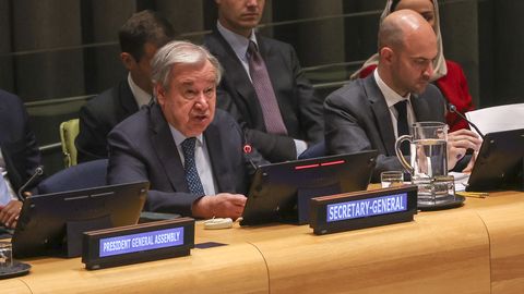 Več držav zahteva razorožitev Hamasa