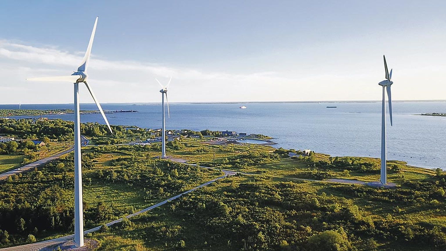 Virtsu sadam Lääneranna vallas on linnulennult vaadates kaunis, kuid selle tulevikku jagavad planeerijad nii Pärnu kui Lääne maakonnas.