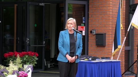Ministri venekeelne pöördumine Kohtla-Järve gümnaasiumi lastevanemate poole tekitas pahameelt