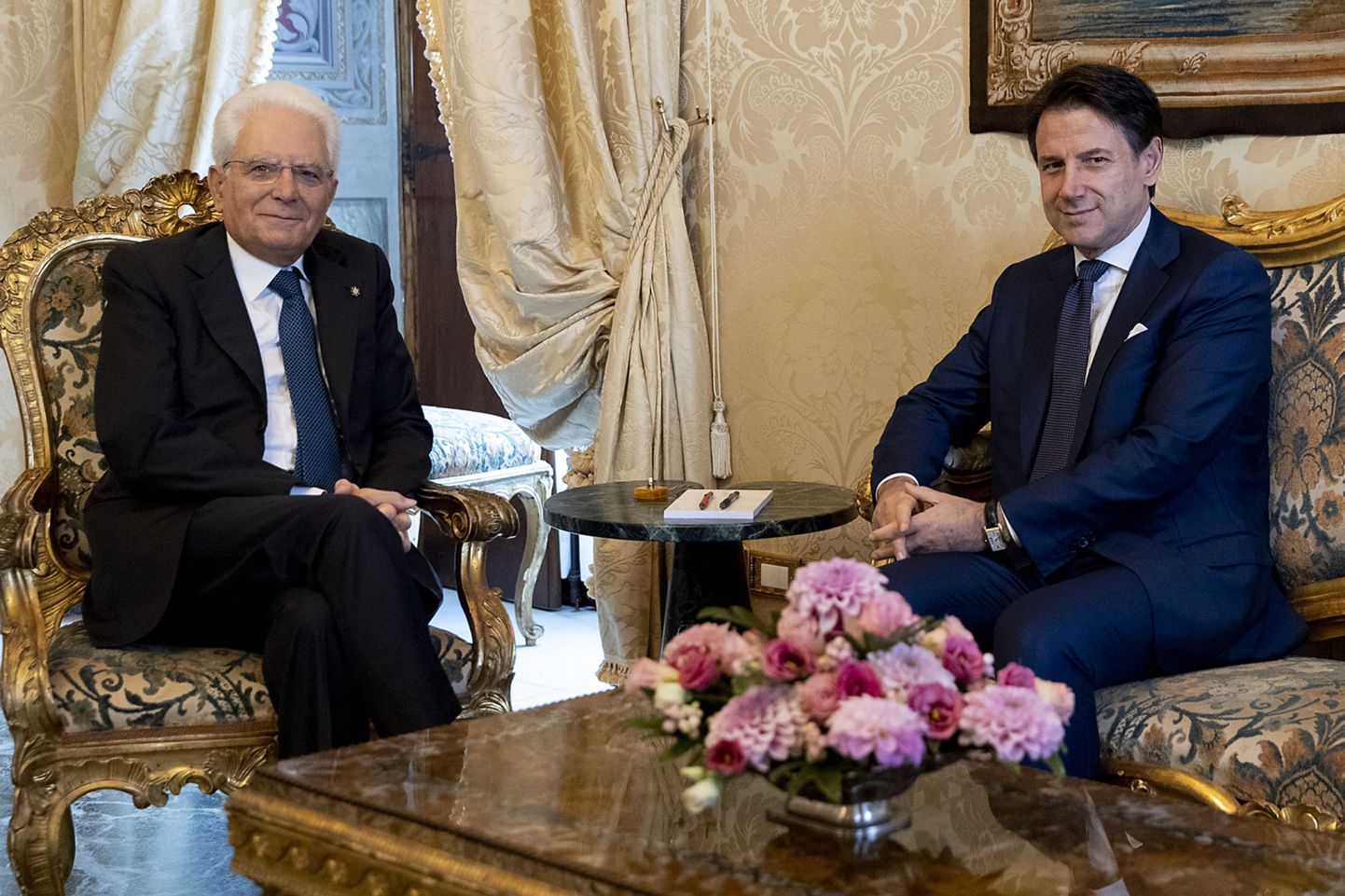 Itaalia president Sergio Mattarella kohtumas peaminister Giuseppe Contega.