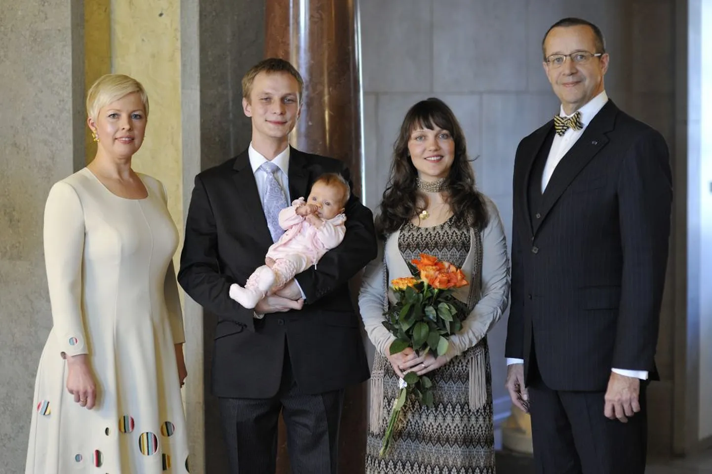 Triin Vahisalu pere ja presidendipaariga.