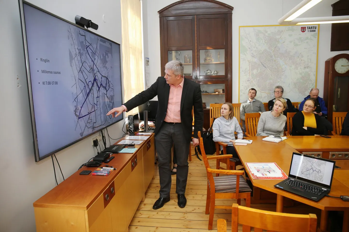 Tartu linnavalitsus tutvustas uut bussiliinivõrgu kava läinud nädalal volikogu majanduskomisjonile. Suurematest uuendustest rääkis abilinnapea Raimond Tamm.