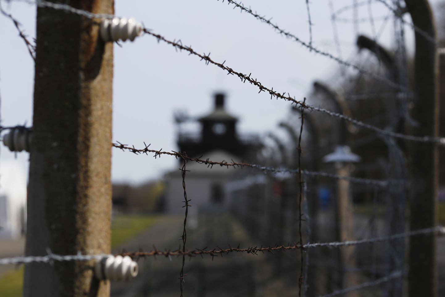 Okastraataed endise Buchenwaldi koonduslaagri ümber.