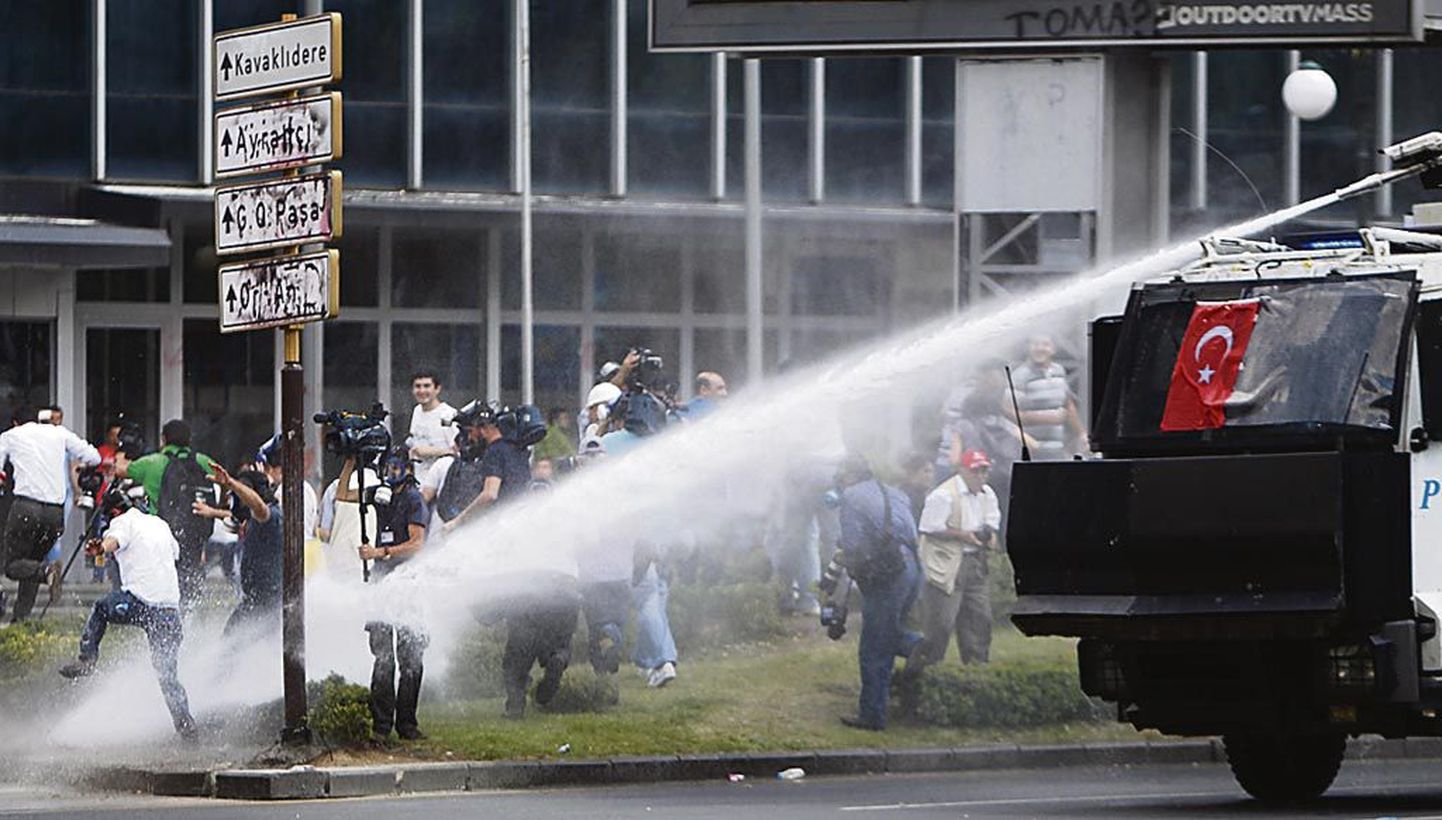 Türgi meeleavaldustel on ilmselt vesi peal.